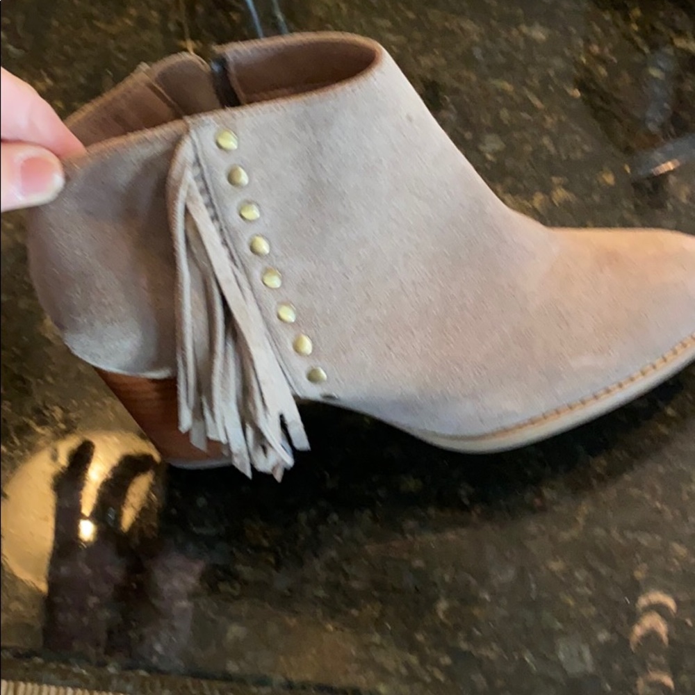 Vionic ankle boot. Like brand new wore once.